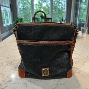 Dooney & Bourke crossbody black leather bag